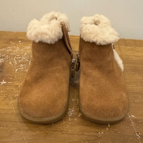 UGG Other - UGG Tan Boots with Cream Fur